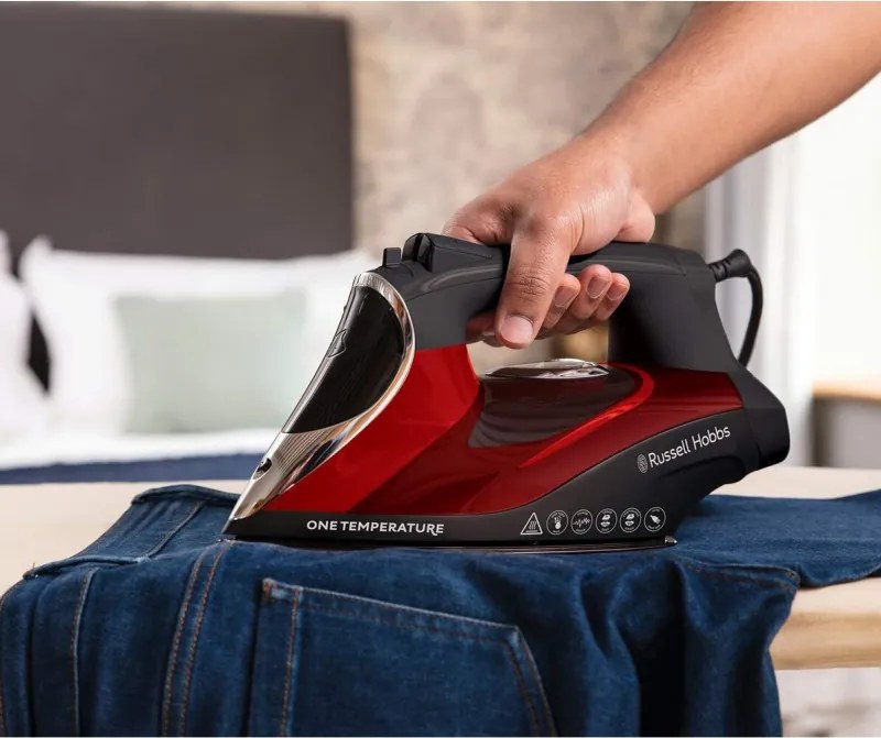 Ютия Russell Hobbs One Temperature 25090-56, 2600 W, Керамична плоча, Една оптимална температура, Самопочистване, 0.35 l, Червен/черен