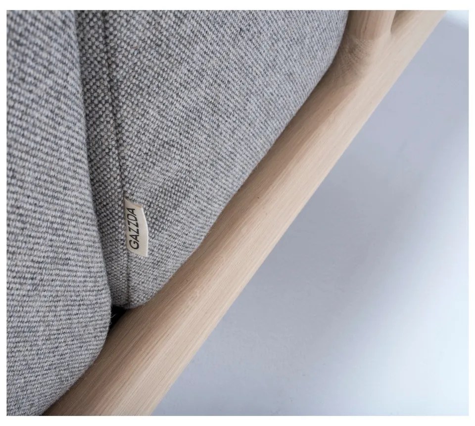 Кресло от дъбово дърво със сива текстилна седалка Fawn - Gazzda