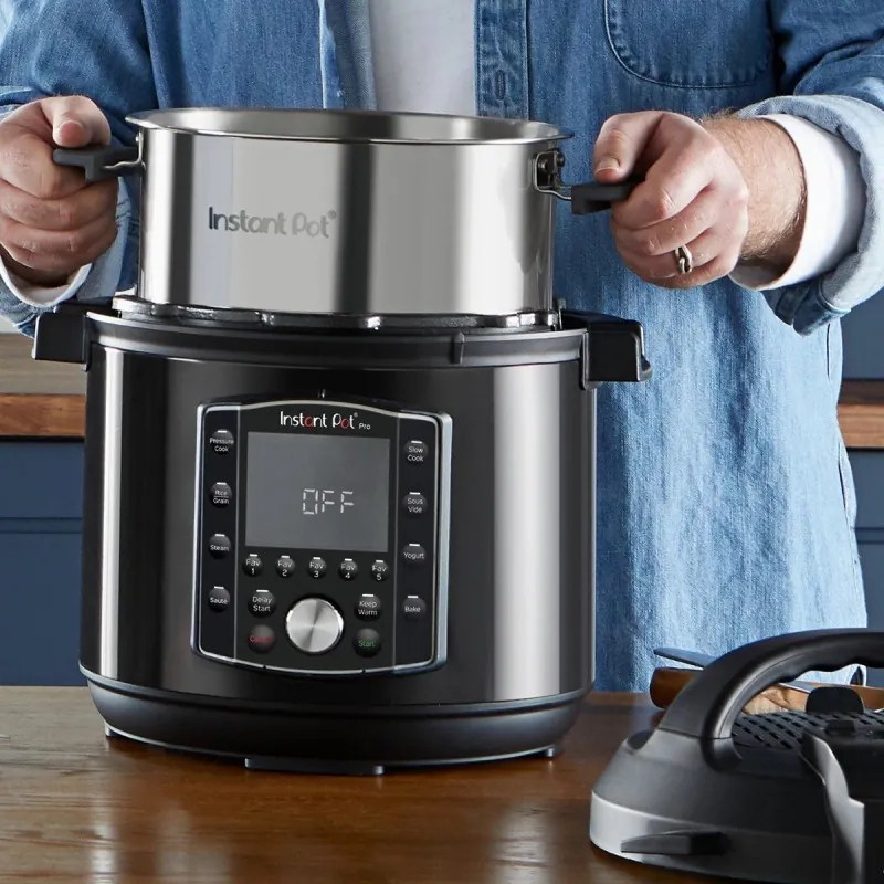 Разопакован: Мултикукър Instant Pot PRO 6 112016701, 1200W, 5.7 л, 28 програми, 11 Системи за безопасност, Черен
