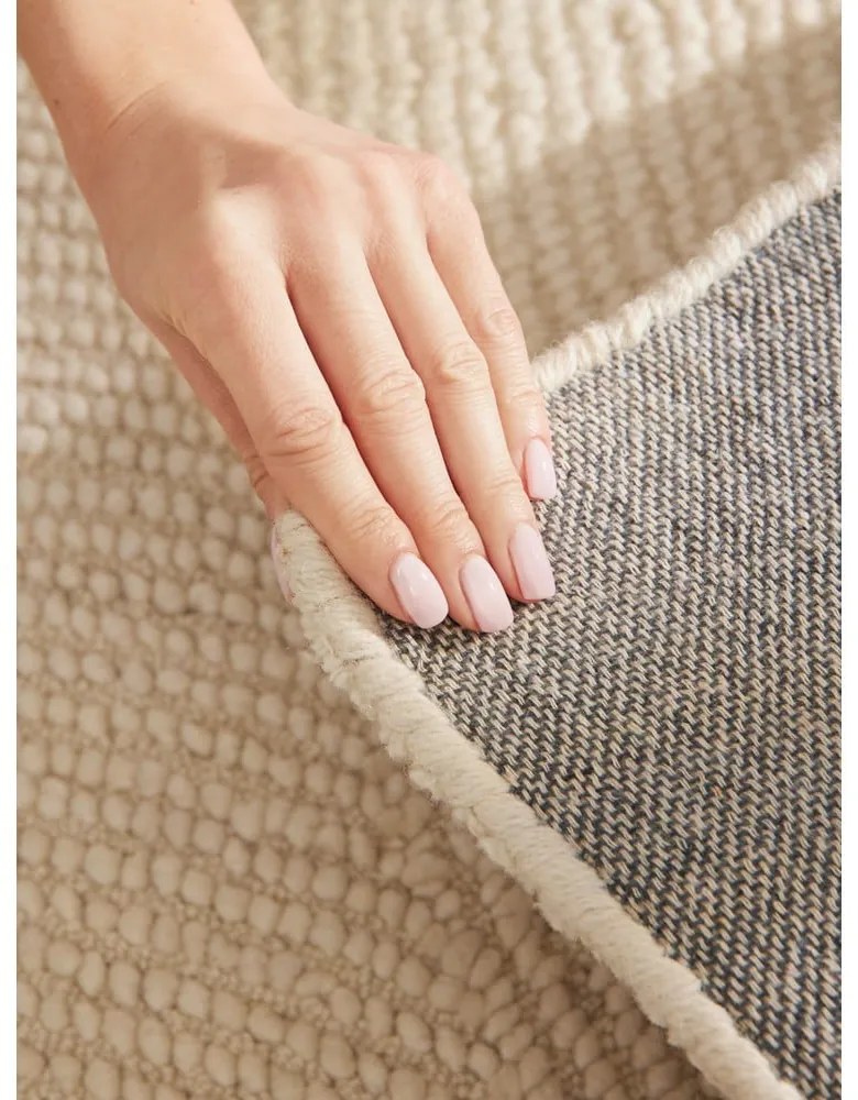 Ръчно изработен вълнен килим в светло естествен цвят 200x300 cm Calmio – Hanse Home