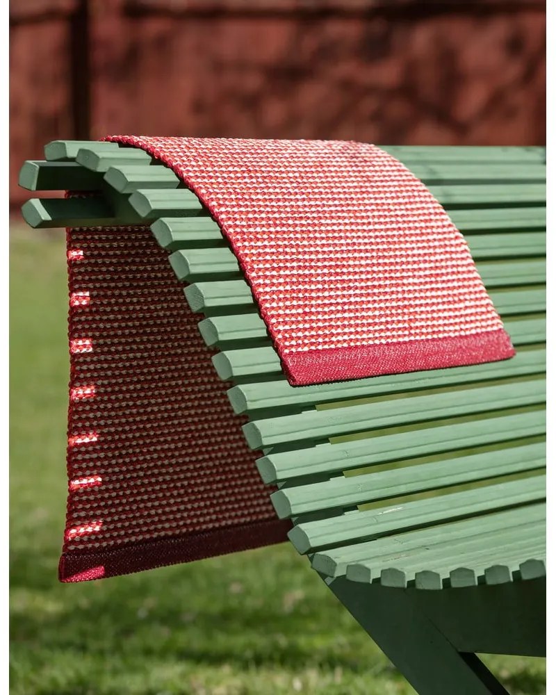 Червен килим за открито и закрито 60x85 cm Effi Dark Red – Pappelina