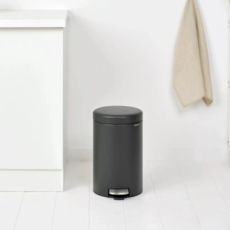 Кош за боклук с педал Brabantia NewIcon 649741, 12 л, Плавно затваряне, Противоплъзгаща основа, Минерално покритие, Тъмносив
