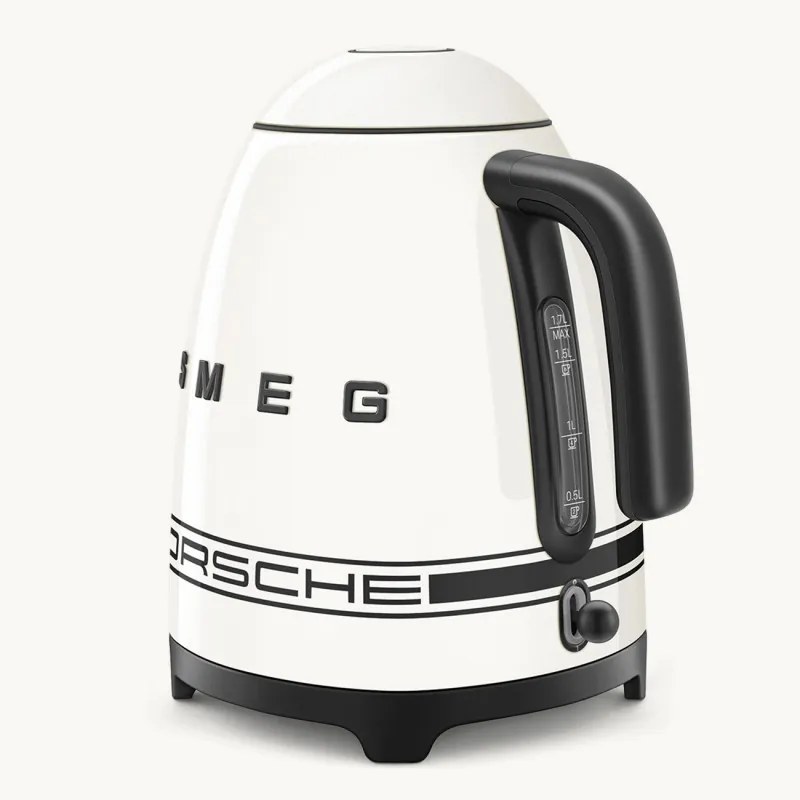 Електрическа кана SMEG Porsche KLF03PCWEU, 2400 W, 1.7 л, 360° основа, Гланцово покритие, Бял