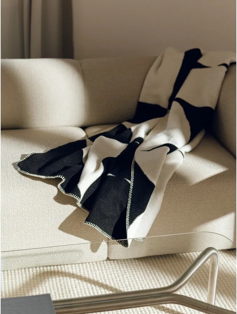 Черно/кремаво одеяло 150x200 cm Tul – noo.ma