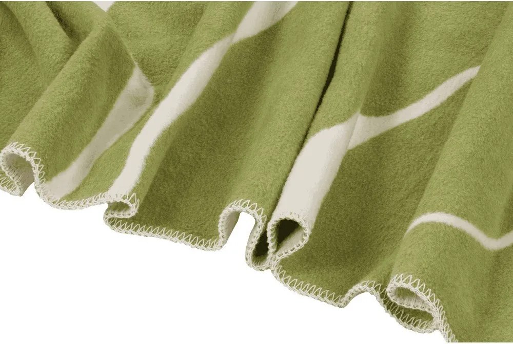 Зелено/кремаво одеяло 150x200 cm Felu – noo.ma