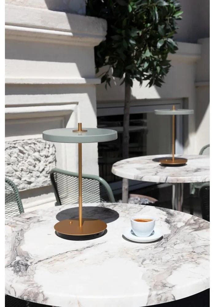 Светлозелена LED настолна лампа с метален абажур (височина 31 см) Asteria Move - UMAGE