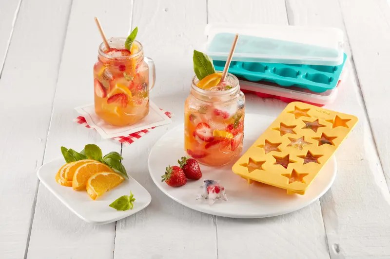 Форма за лед с капак Lekue 1010245, 23x11.8x3 см, 11 звезди, Стеарин, -40°C / +60°C, Жълт