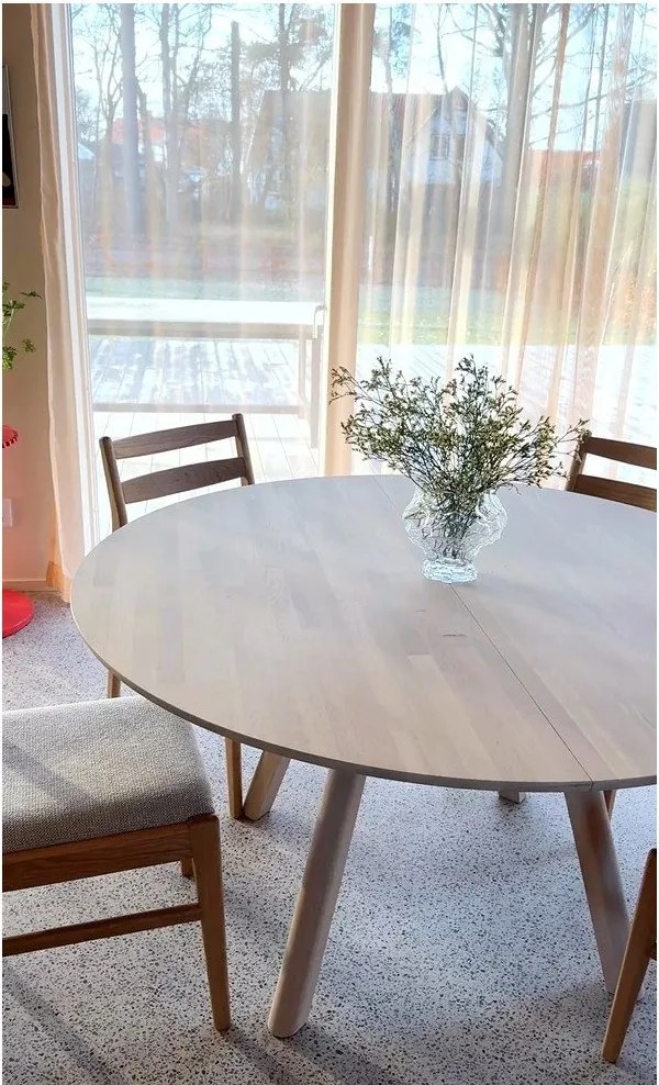 Кръгла сгъваема трапезна маса от масивен дъб ø 140 cm Clapperton – Rowico