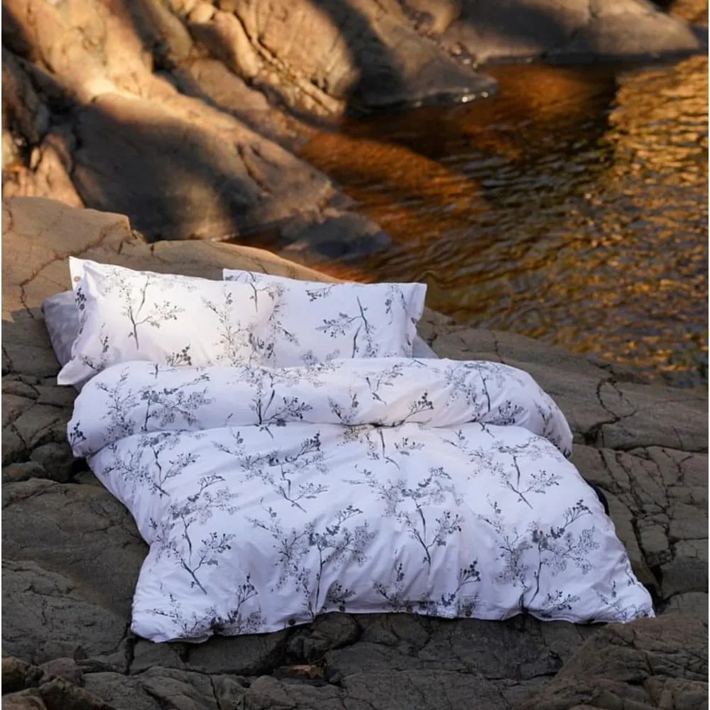 Бяло/сиво единично спално бельо от памук Renforcé 140x200 cm White Floral – Mila Home Luxury