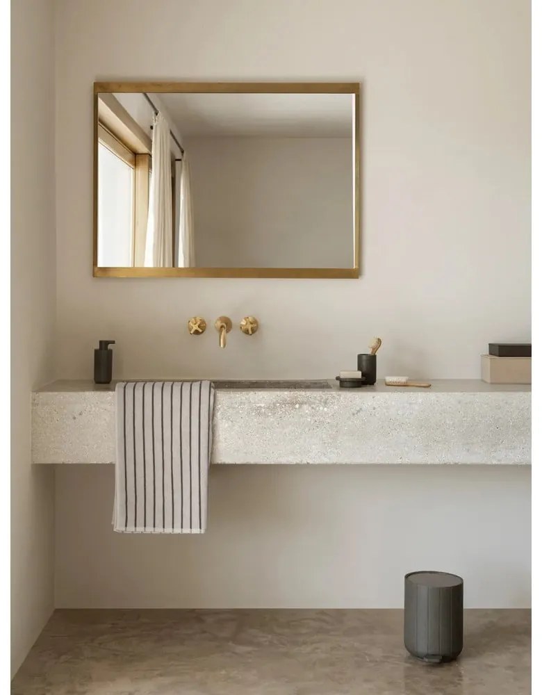 Сив диспенсер за сапун от полиресин 300 ml Kua – Blomus