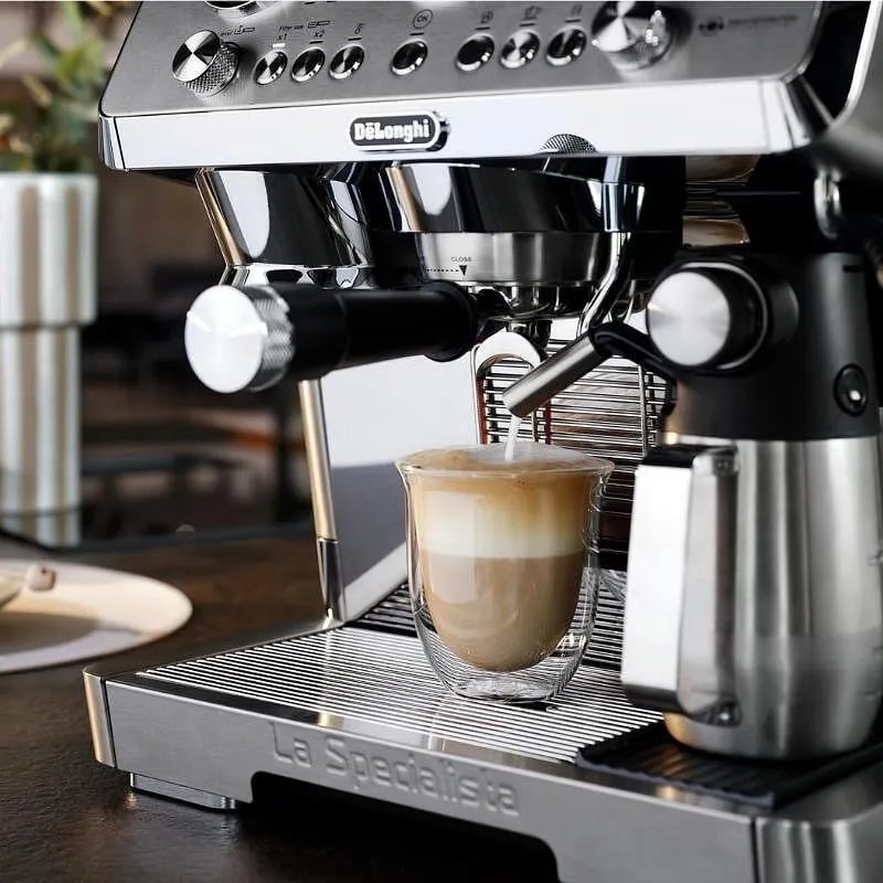 Еспресо машина DeLonghi EC9885.M La Specialista Maestro, 1450W, 19 bar, 2.5 л, 5 темп, 15 нива на смилане, Thermoblock, My LatteArt, LatteCrema, Сребрист