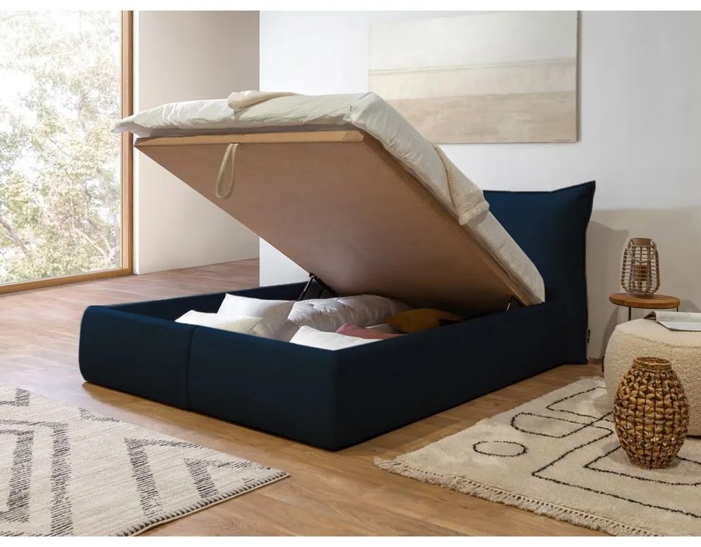 Тъмносиньо тапицирано двойно легло с място за съхранение с решетка 160x200 cm Jade - Bobochic Paris