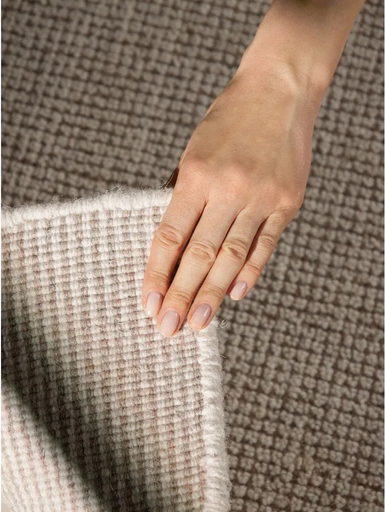 Кремав ръчно изработен вълнен килим 200x300 cm Greenwich – Ted Baker