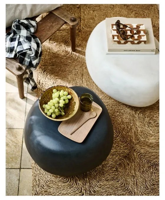 Кръгла масичка за кафе в антрацит ø 50 cm Pebble - vtwonen