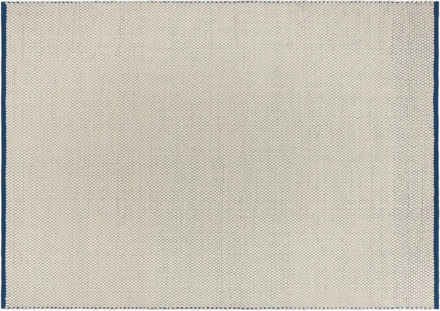 Син/бежов ръчно изработен вълнен килим 140x200 cm Lenu – noo.ma