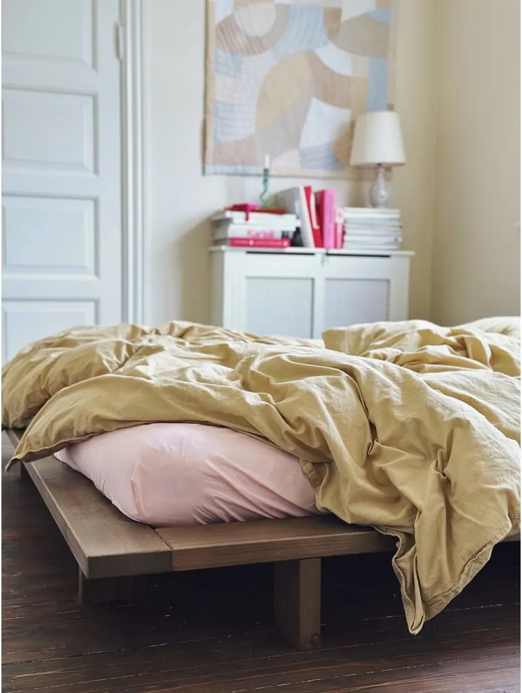 Кафяво единично легло от масивен бор с включена подматрачна рамка 90x200 cm Japan – Karup Design