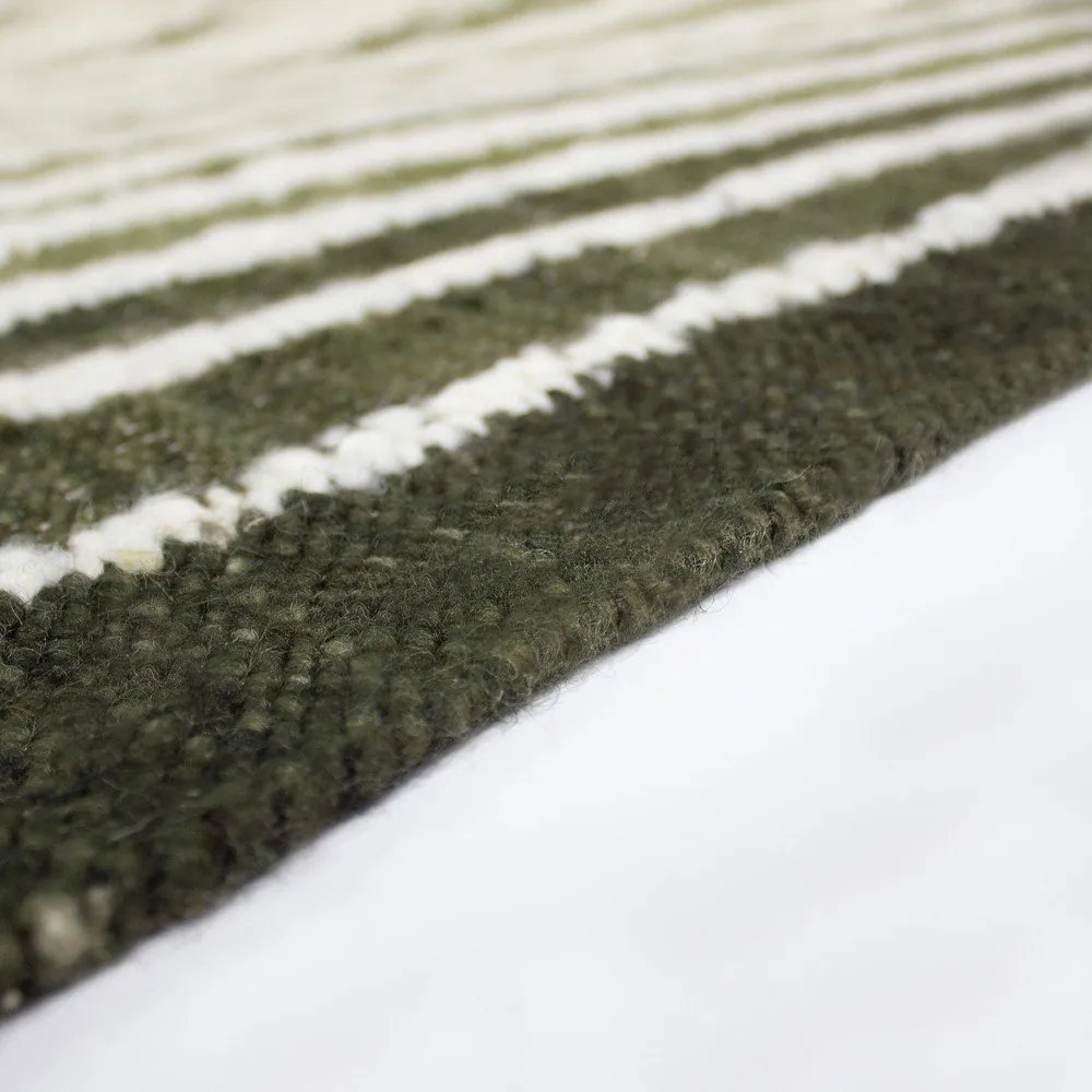 Зелен ръчно изработен килим със смес от вълна 160x230 cm Boucle Frame – Flair Rugs