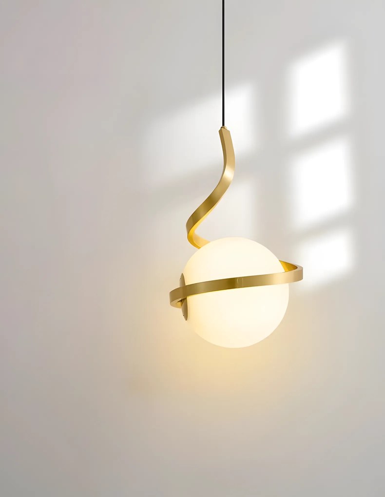 ВИСЯЩА ЛАМПА СЪС СПИРАЛА ОТ СТЪКЛЕНА СФЕРА APP1733-1CP ЗЛАТО