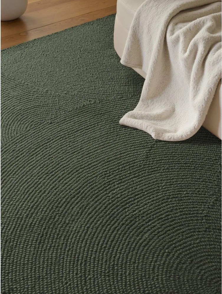 Тъмнозелен ръчно изработен вълнен килим 80x150 cm Calmio – Hanse Home