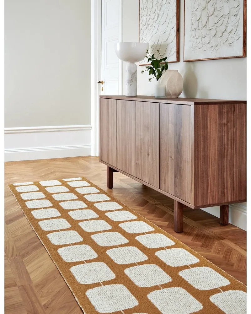 Пътека за открито и закрито в цвят жълта охра и крема 70x200 cm Sten Ochre – Pappelina