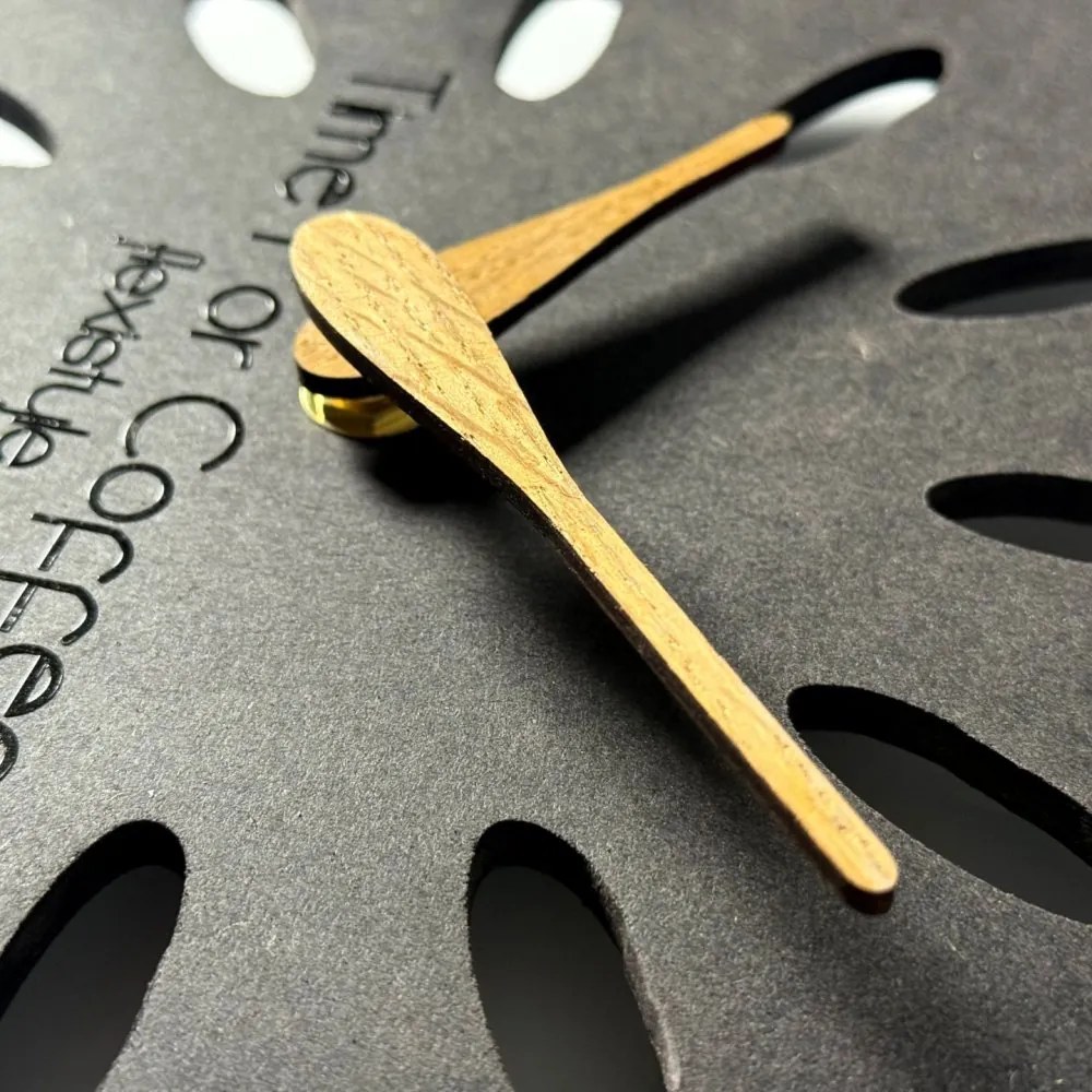 Стенен часовник във формата на чаша - модерен дизайн за кухнята 30 x 30 cm