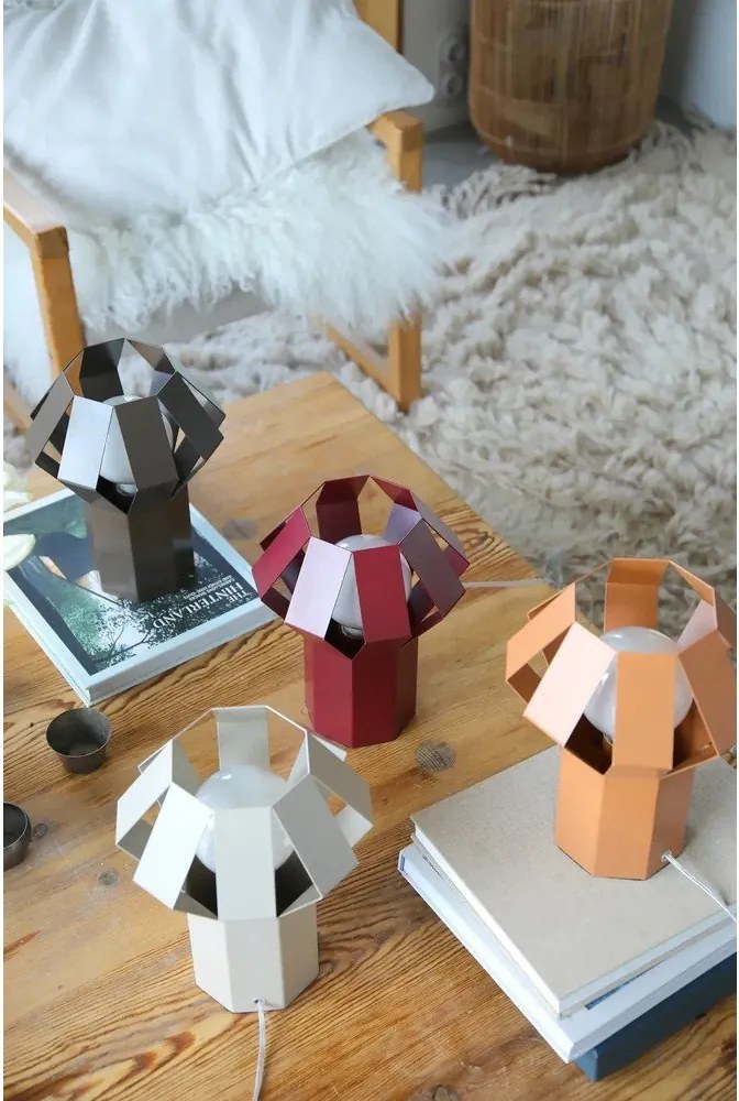 Бежова метална настолна лампа с метален абажур (височина 27 cm) Octa – Markslöjd