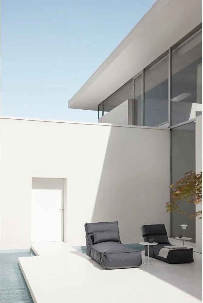 Тъмно сив градински шезлонг Coal - Blomus