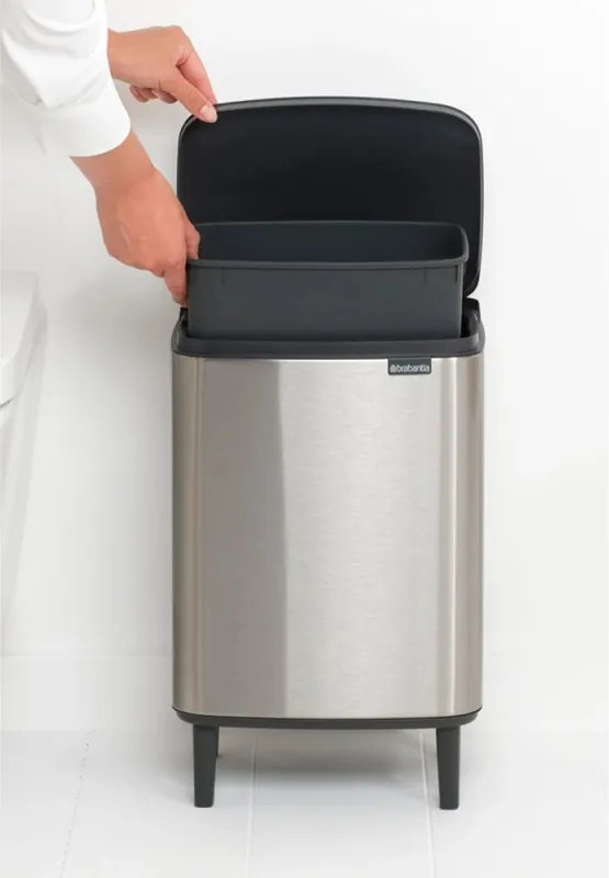 Кош за боклук Brabantia Bo Small Hi 1006642, 4 л, Плавно и безшумно отваряне, Противоплъзгаща основа, Устойчив на пръстови отпечатъци, Инокс/Мат