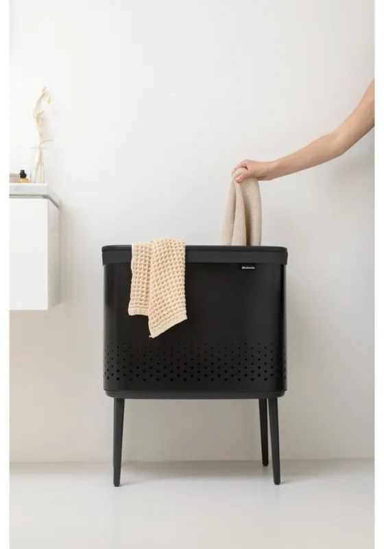 Кош за пране Brabantia Bo 1004175, 60 л, Пълнене без отваряне, Вентилационни отвори, Регулируеми крачета, Черен