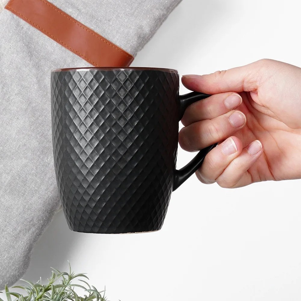 Комплект от 4 чаши с капацитет 400мл, черни