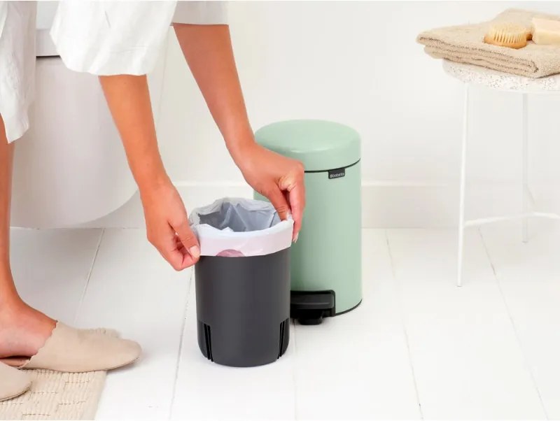 Кош за боклук с педал Brabantia NewIcon 1008835, 3 л, Плавно затваряне, Противоплъзгаща основа, Светлозелен