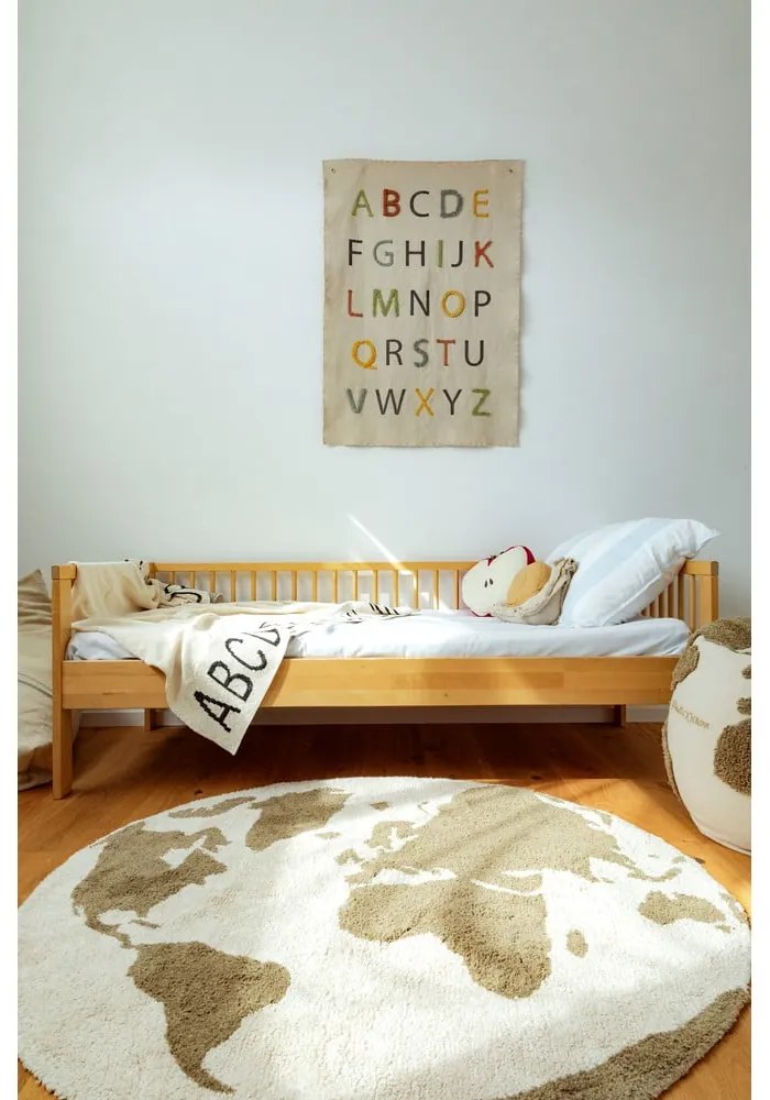 Ръчно изработен памучен детски килим подходящ за пране в зелен и кремав цвят ø120 cm World Map – Lorena Canals