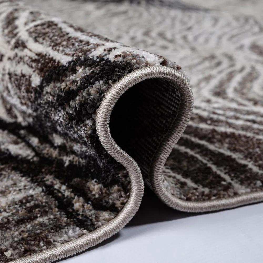Изискан кафяв килим с интересен орнамент Ширина: 240 см | Дължина: 330 см