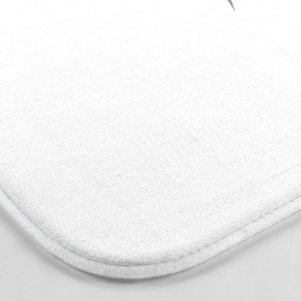 Бяло-сребрист килим за баня 45x75 cm Orbella – douceur d'intérieur