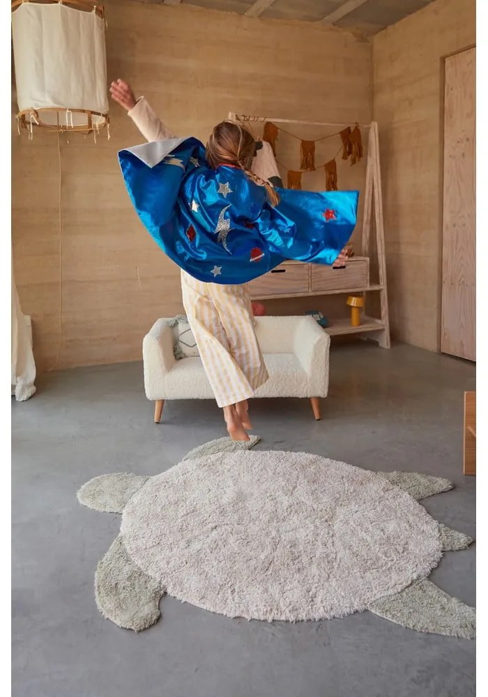 Бежов ръчно изработен памучен детски килим подходящ за пране 110x130 cm Sea Turtle – Lorena Canals