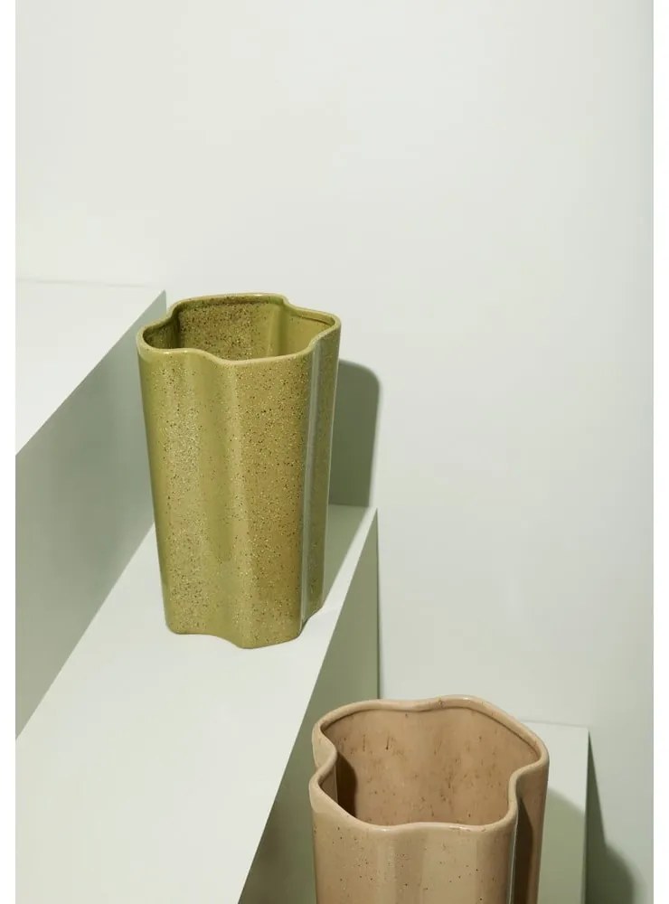 Бежова керамична ваза (височина 30 cm) Sapo – Hübsch