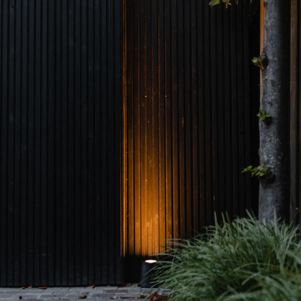 Модерен градински прожектор черен кръгъл IP65 AR111 - Lennard