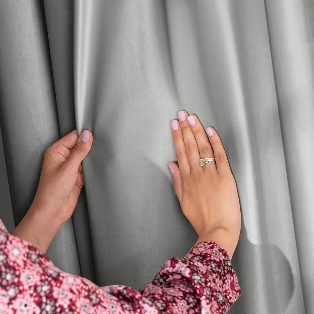 Светлосиво затъмняващо перде 140x270 cm Pleat – Restilo