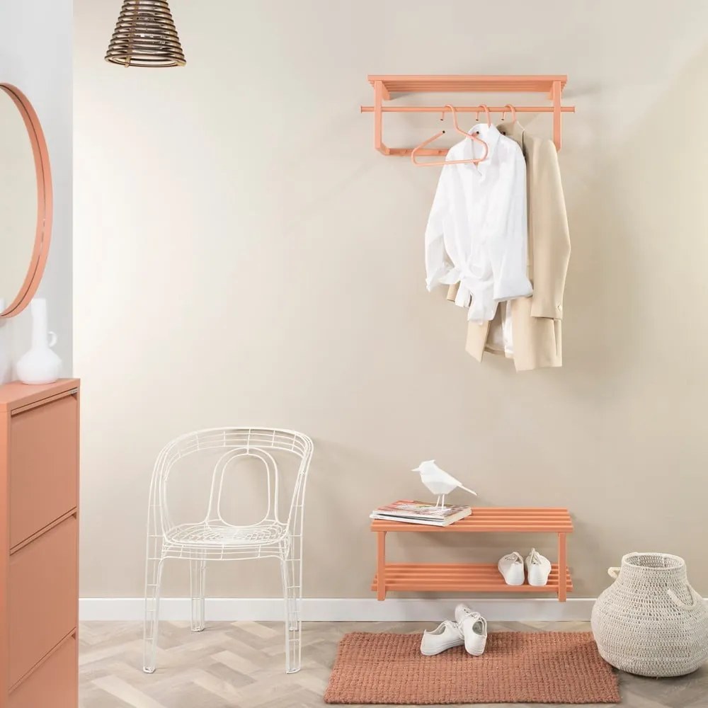 Метална стенна закачалка в цвят сьомга с рафт 76 cm Marco – Spinder Design