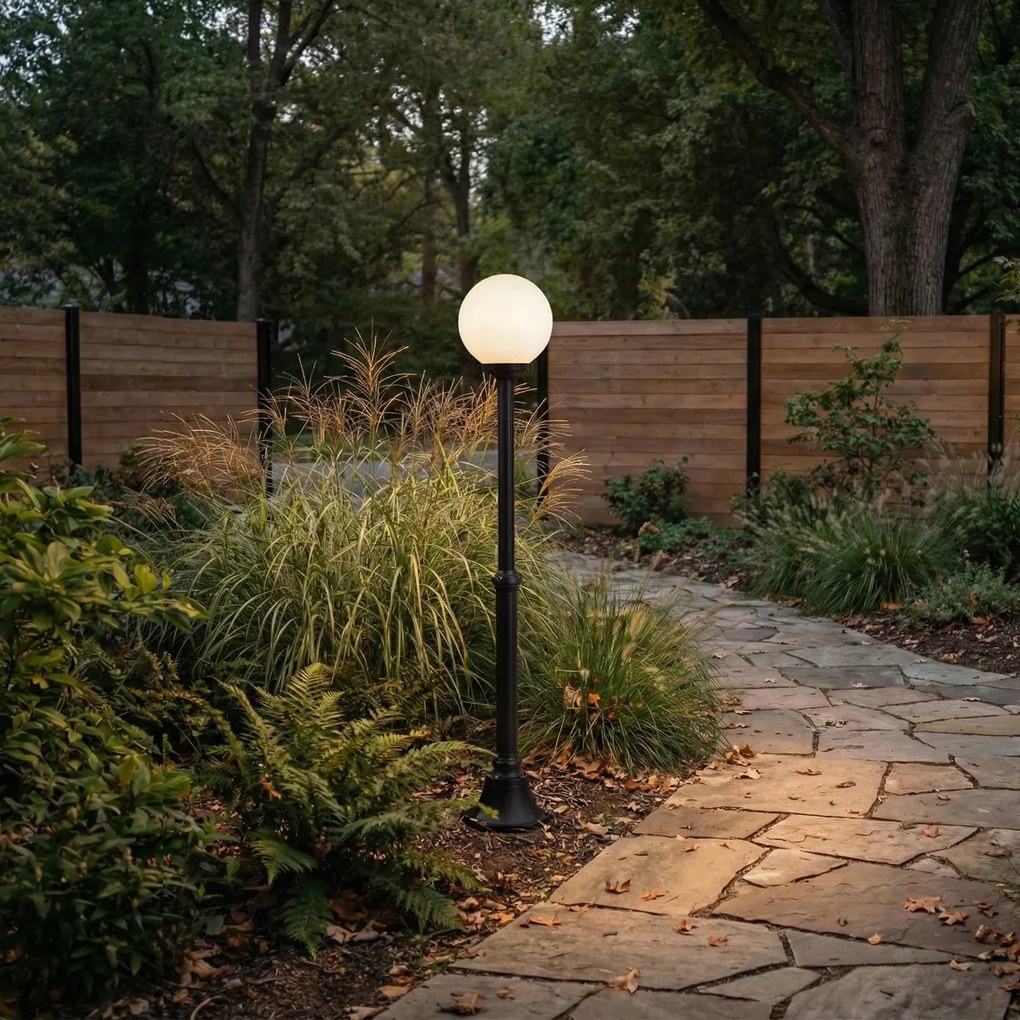Класическа външна подова лампа черна с опалово стъкло 140 см IP44 - Champs