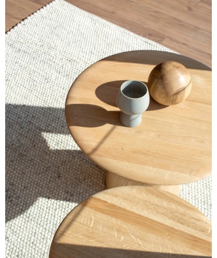 Кръгла странична масичка от масивен дъб ø 55 cm Mushroom – Gazzda