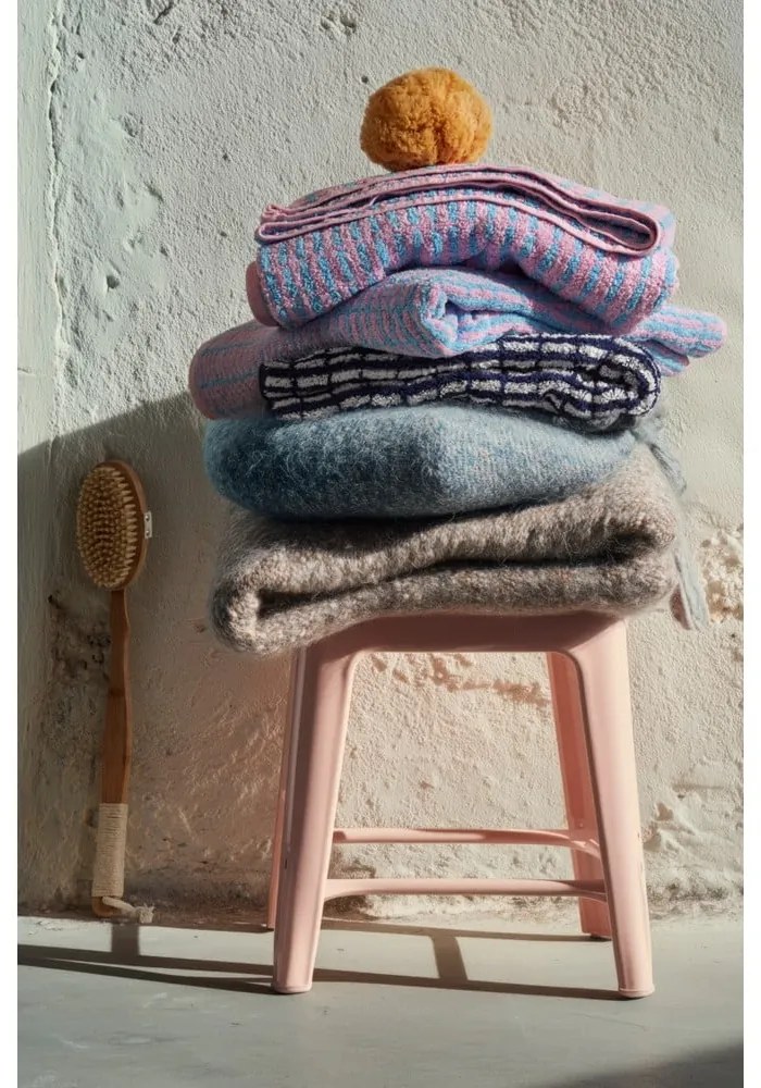 Бяла/синя кърпа от тери със смес от бамбук 50x100 cm Nuance – JUNA