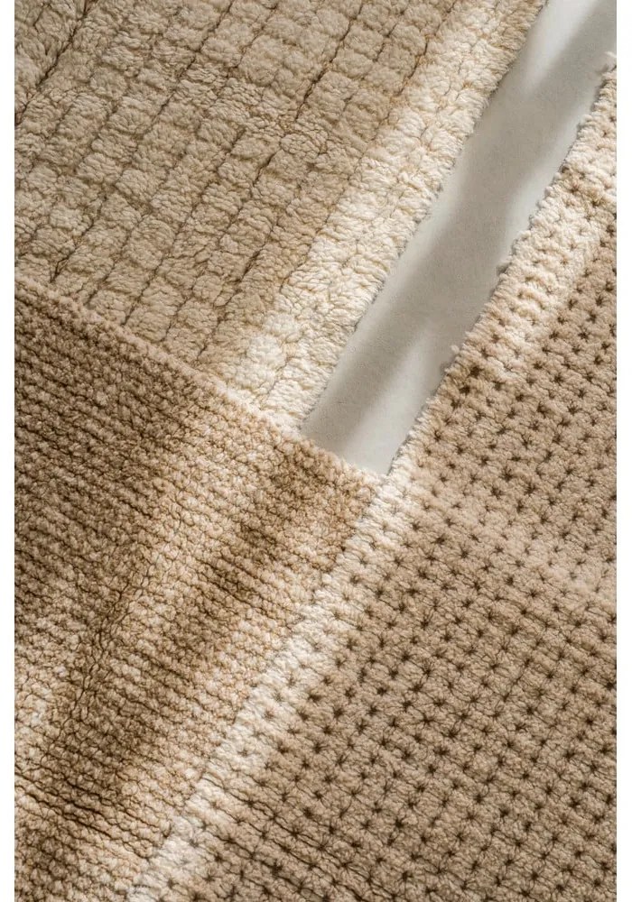 Ръчно изработен вълнен килим подходящ за пране в цвят слонова кост 140x200 cm Unexpected Wool – Lorena Canals