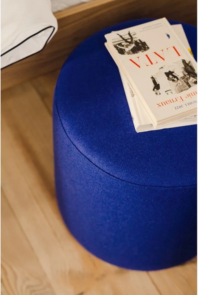 Синя вълнена табуретка Folk – noo.ma