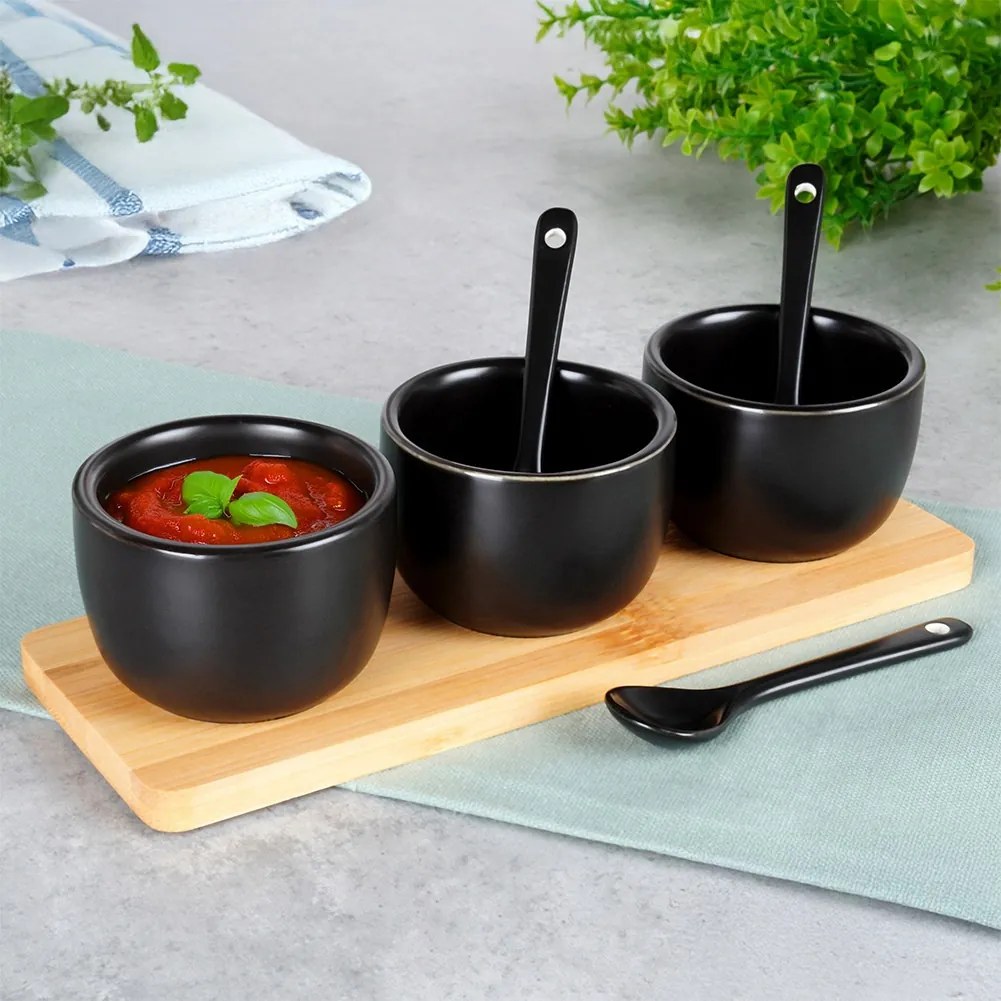 Комплект от 3 броя керамични купи с лъжици върху бамбуков поднос, черни