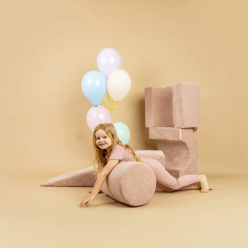 Розово велурено игрище от пяна 45x170x30 cm Montessori – Meowbaby