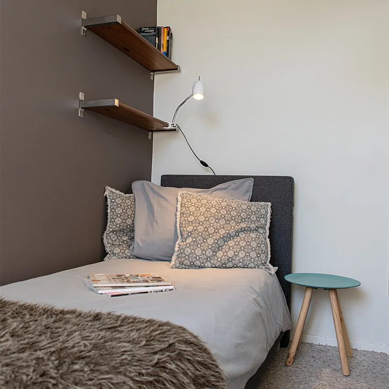 Дизайнерски клипс прожектор бял с гъвкаво рамо GU10 50mm - Egg