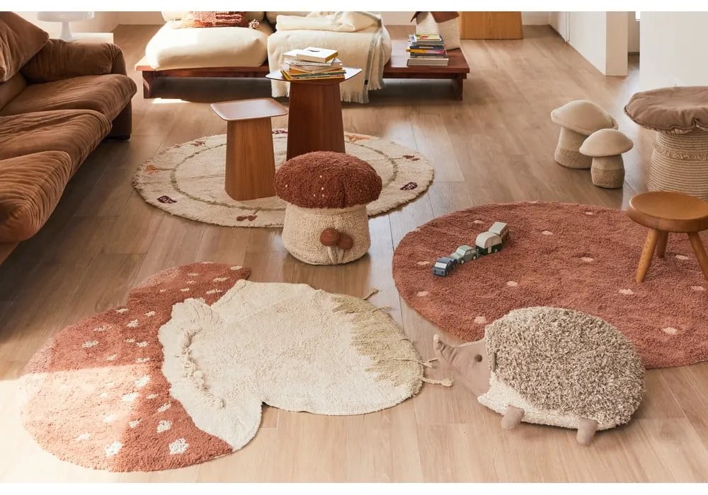 Памучен ръчно изработен детски килим подходящ за пране в тухлен цвят ø140 cm Round Dot Chestnut – Lorena Canals