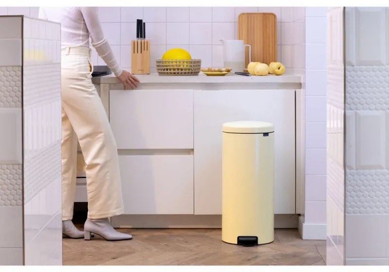Кош за боклук с педал Brabantia NewIcon 1008852, 30 л, Плавно затваряне, Противоплъзгаща основа, Жълт