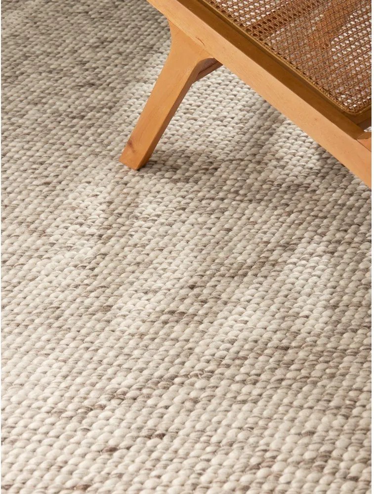 Бежов/в естествен цвят ръчно изработен вълнен килим 140x200 cm Lyon Beans – Elle Decoration